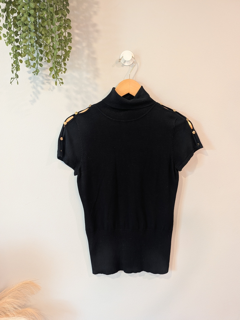 Cache Black Short-Sleeve Turtleneck Top with Gold Shoulder Buttons Sz Small